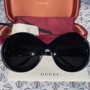Brandnew authentic Gucci big round frame big gs
